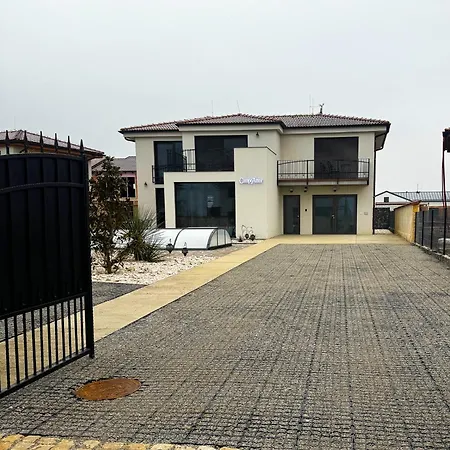 Campoamor Villa *